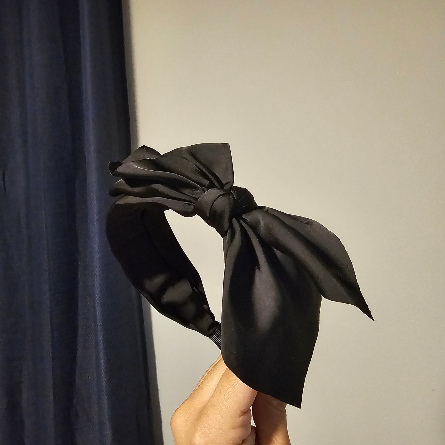 Retro Bow Stylish Simple