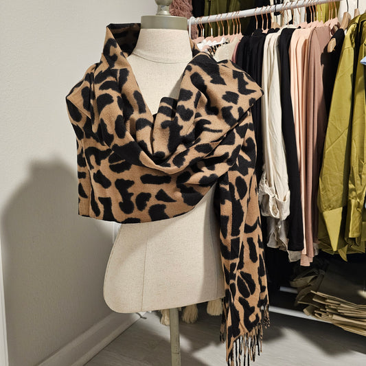 Double-Sided Leopard Scarf